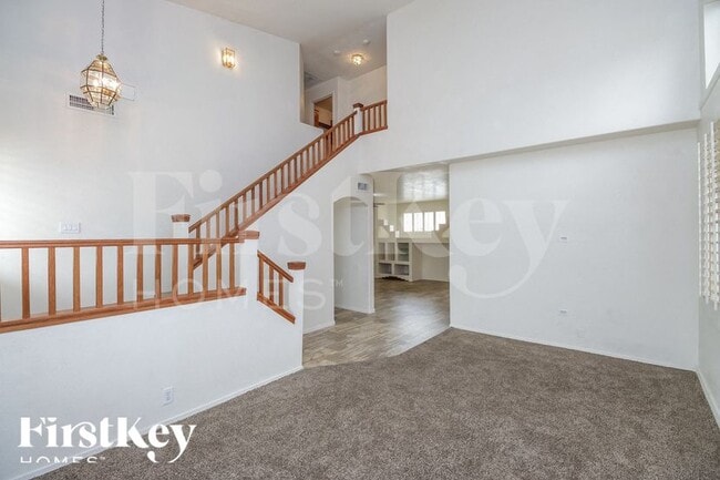 Photo - 1562 E Oakland St