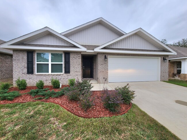 Building Photo - Newer 4 Bedroom, 2 Bath Smart Home located in the perfect location of Pensacola!