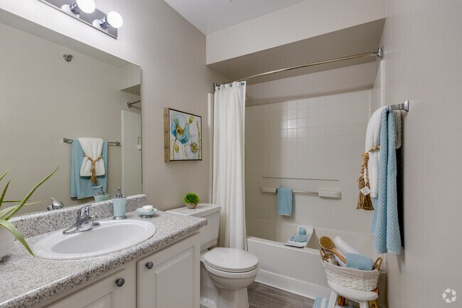 2 BR, 2 BA - 1,040 SF
