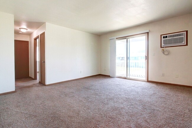 Photo - 2 BED 1 BATH UPPER LEVEL APARTMENT Unit 6
