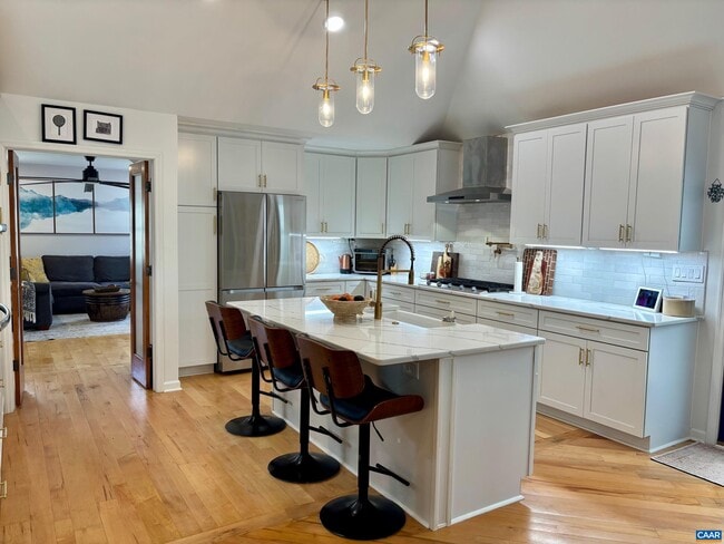 Photo - 292 Blackthorn Ln