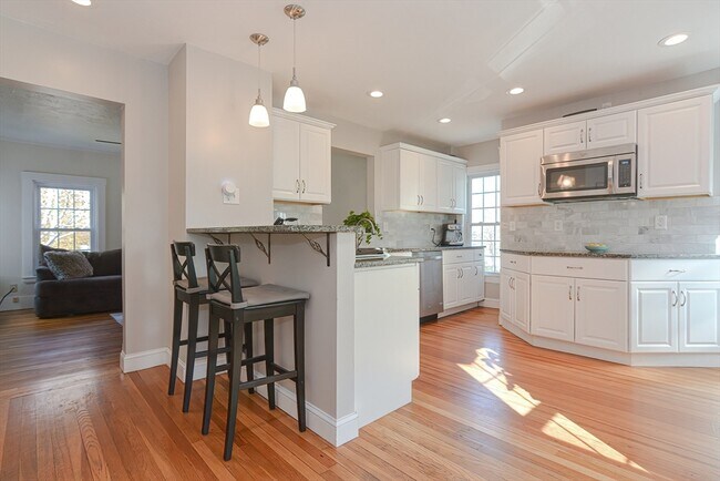 Photo - 204 Front St Apartment Unit 2