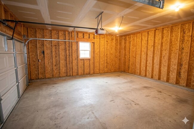 Photo - 5-Bedroom Townhome in Hudsonville | Cul-de-Sac, 2-Car Garage, Lawn & Snow Included