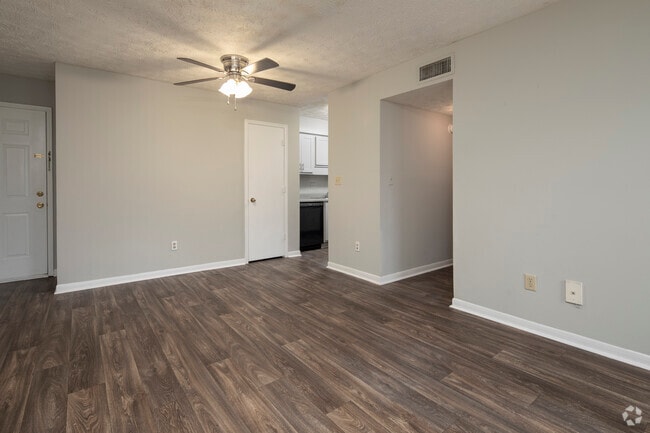 2HAB, 2BA - 1,050ft² - Stratford Village