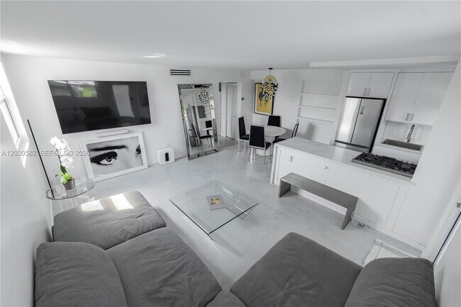 Building Photo - 301 Jefferson Ave Unit 4E