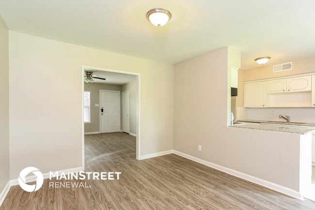 Photo - 3114 Harvard St N