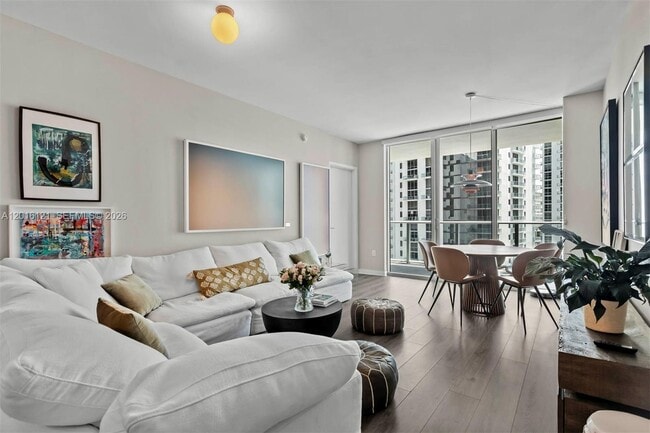 Building Photo - 1100 S Miami Ave Unit 2611