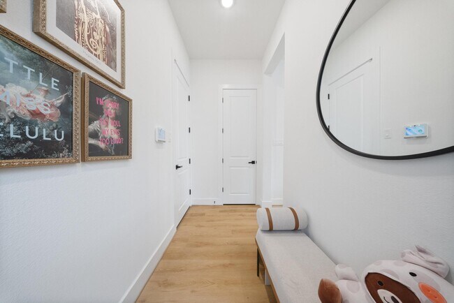 Photo - 4032 Porter St