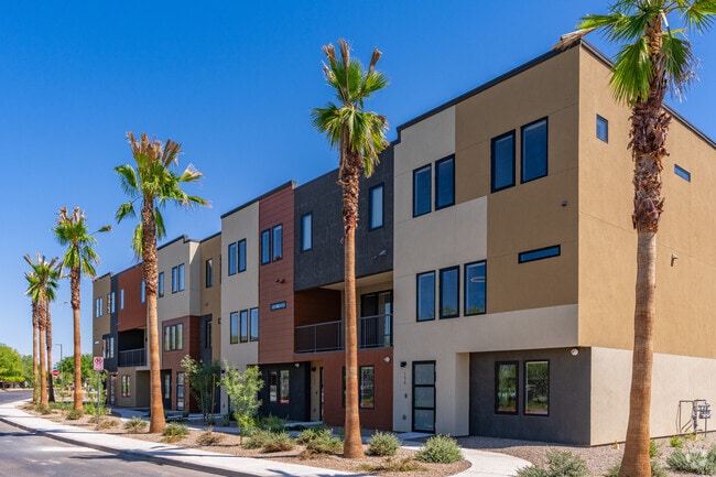 Building Photo - Liberty at Estrella Falls