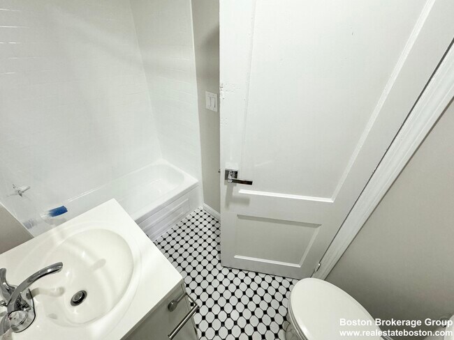 Photo - 57 Burrell St