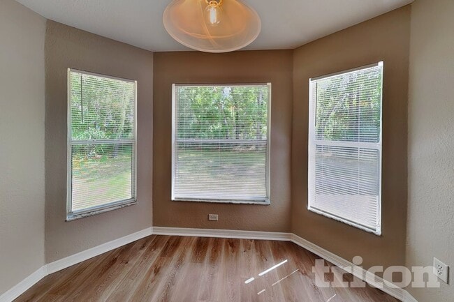Photo - 8 Matricaria Ct