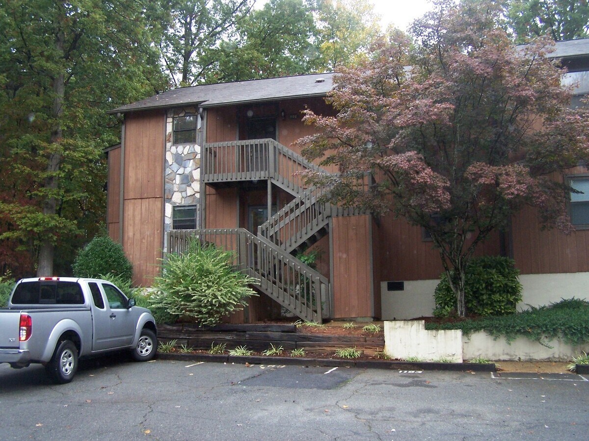 2BR/2BA Aspen Woods Condo, Convenient to WFU! - 2BR/2BA Aspen Woods Condo, Convenient to WFU!