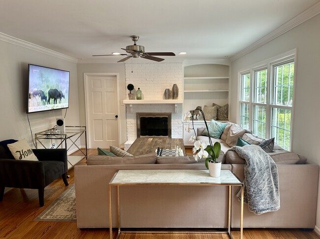 Photo - 1835 Manor Mill Rd