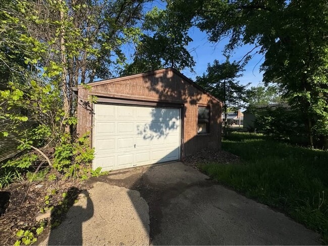 Photo - 1825 Roosevelt Ave NE