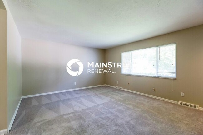 Photo - 3 Bedroom Pet-Friendly Home in Columbus, OH with Main Street Renewal