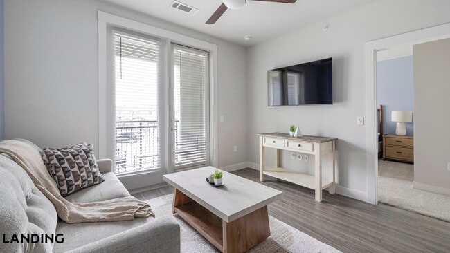 Building Photo - 880 W Euless Blvd Unit 1304