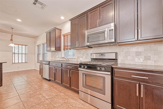 Photo - 20555 Bonds Creek Ln