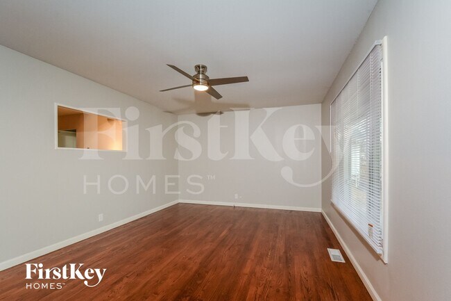 Photo - 2415 Cambridge Dr