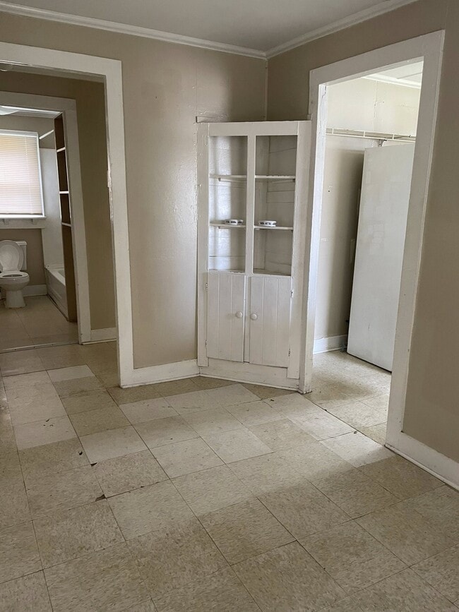 Photo - 400 Lamar St