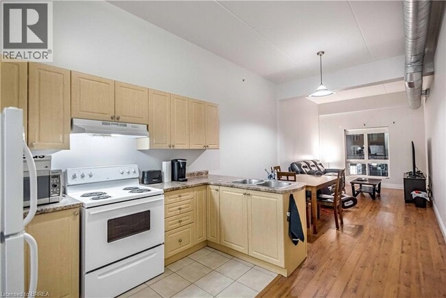 Photo - 150 Colborne St W Unité 203