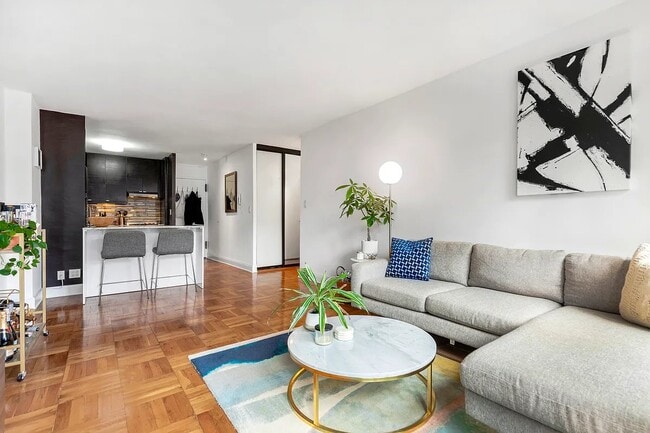 333 E 34th St Unidad 9A