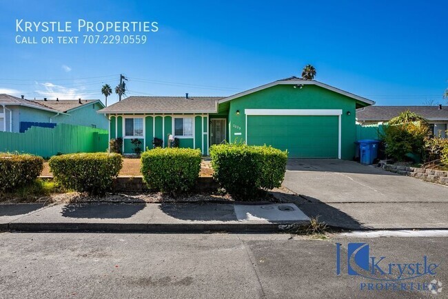 Building Photo - Charming  single level 4 Bedroom Home in N...