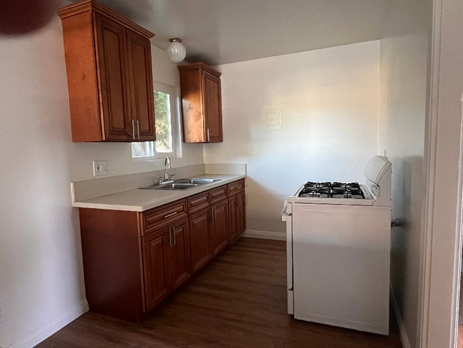 Photo - 305 N Vinedo Ave Unit 2