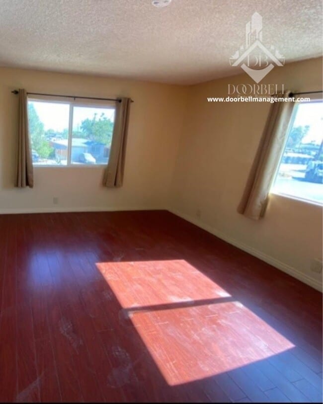 Photo - 265 E 2nd St