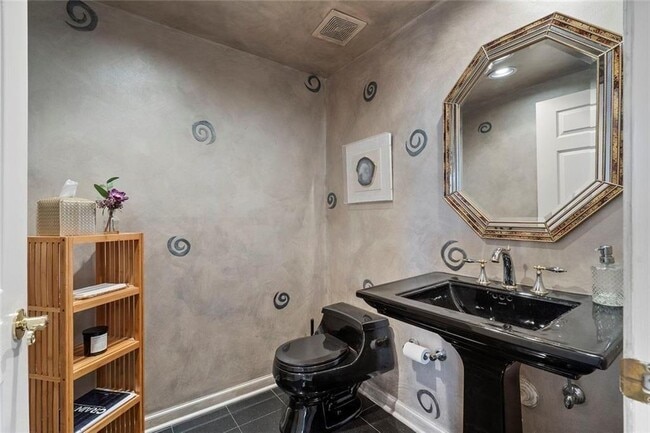 Photo - 3636 Habersham Rd NW Unit 2404