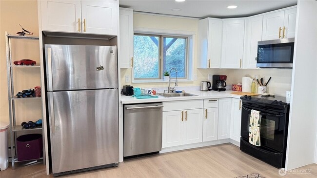Photo - 4422 108th Ave E