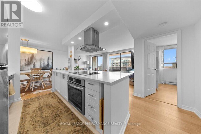 Photo - 470 Laurier Ave W Unité 1903