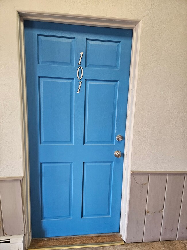 Building Photo - 210 West Ave