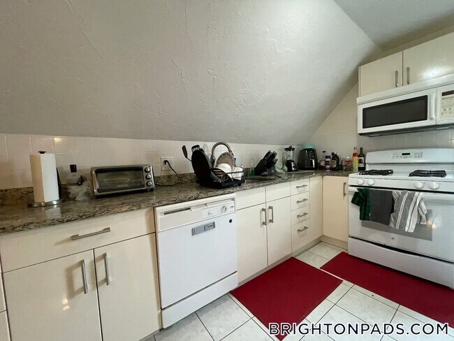 Photo - 65 Fairbanks St Unidad 2