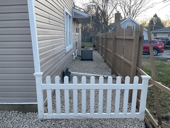 Photo - 519 N Waukegan Rd