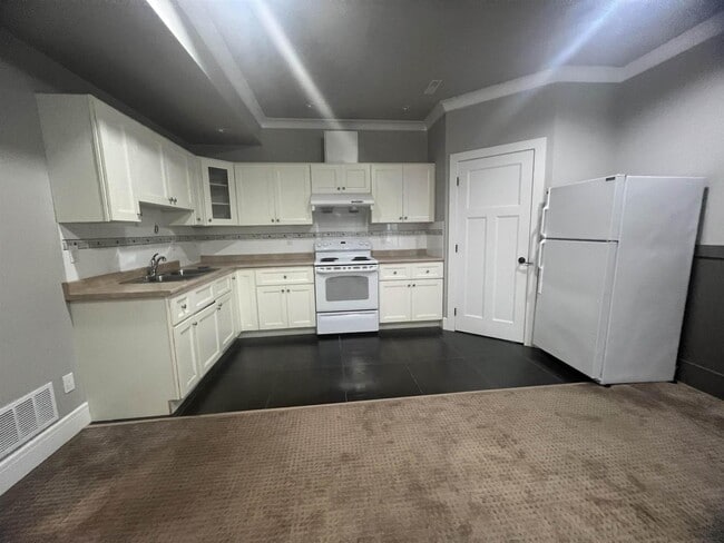 Basement-163xx 25TH AVENUE
