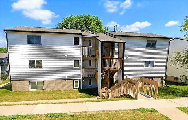 $1,100 | 2 Bedroom, 1 Bathroom Condo | Cat... - $1,100 | 2 Bedroom, 1 Bathroom Condo | Cat...