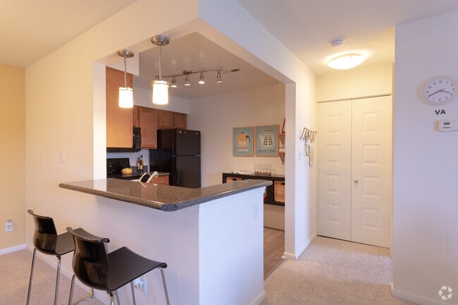 2BR, 2BA - 1,057 SF