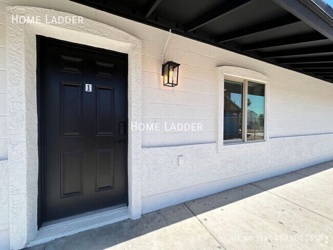 Building Photo - 1124 E Polk St Unit 1 Rental