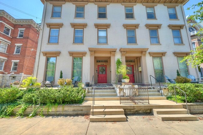Building Photo - 519 Greenup St Unit C