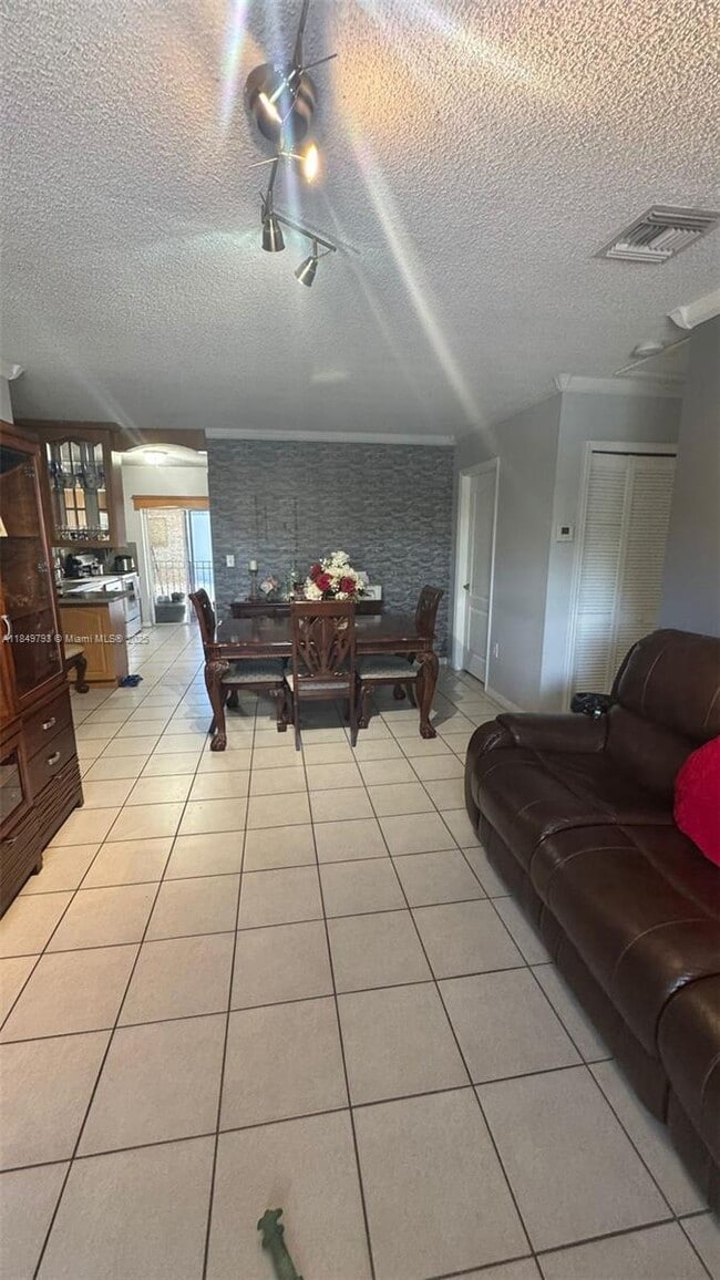 Building Photo - 1270 W 42nd St Unit A202 Rental