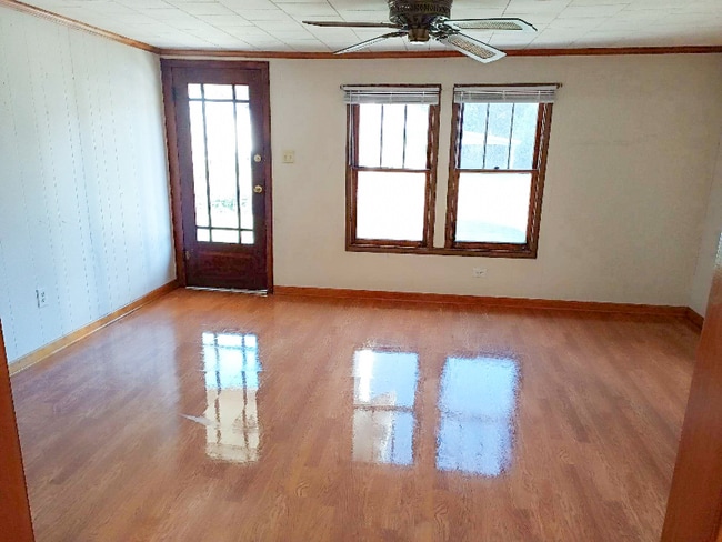 Photo - 915 E Ash St