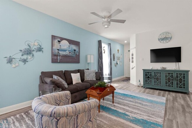 Photo - 237 Benmyrtle Trl