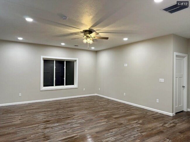 Photo - 1120/1122 Carl Rd Unidad 1120