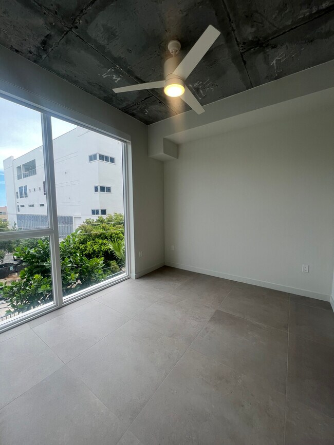 Photo - 102 NW 30th St Unidad A4