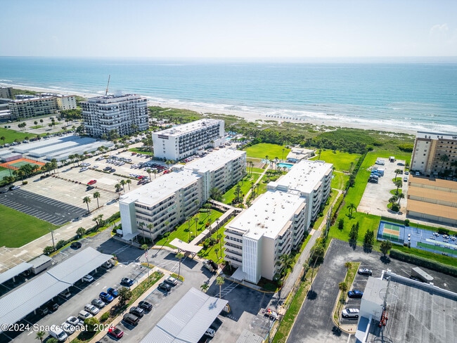 Building Photo - 2020 N Atlantic Ave Unit 209