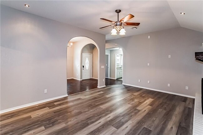 Photo - 3004 SW 124th St