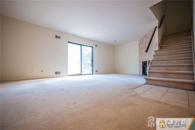 Photo - 12 Sunflower Ct