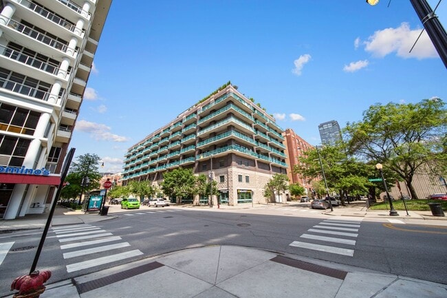 Photo - 910 W Madison St Unit 609