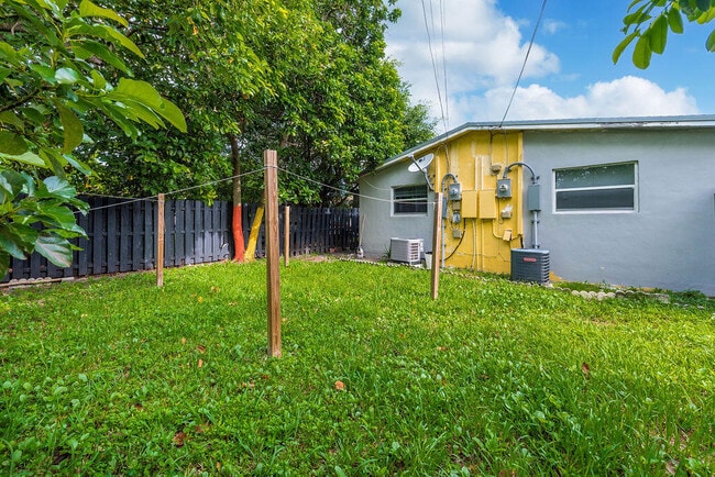 Photo - 5936 Garfield St