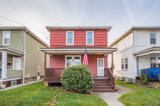 Photo - Stunning 3 bedroom home in Ambridge available August 1!